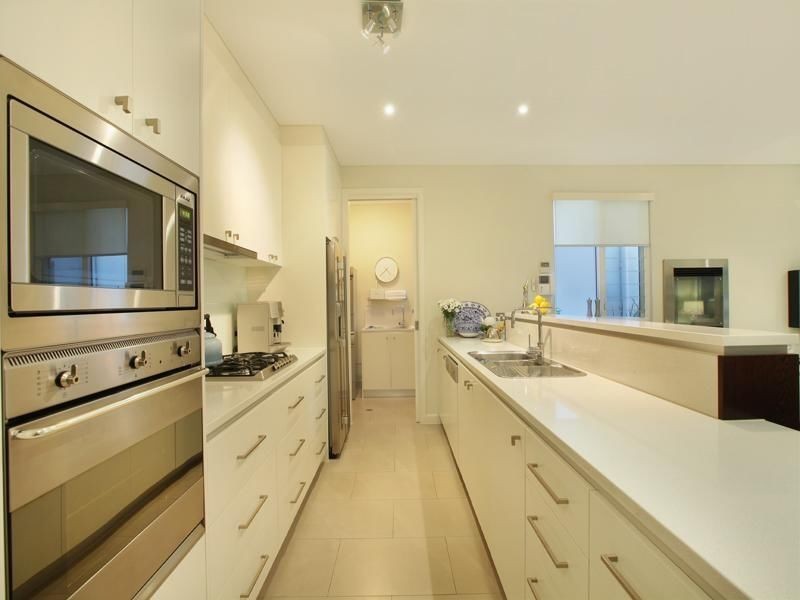 18 Waterstone Cr, Bella Vista NSW 2153