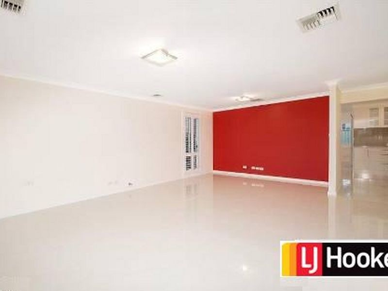 9 Aberdour Ave, Rouse Hill NSW 2155