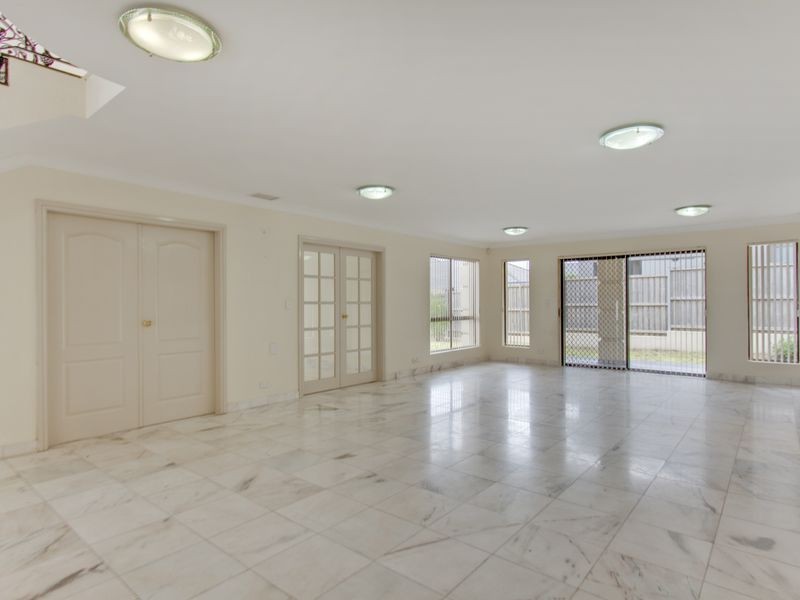 13 Pipersbrook Crescent, Bella Vista NSW 2153