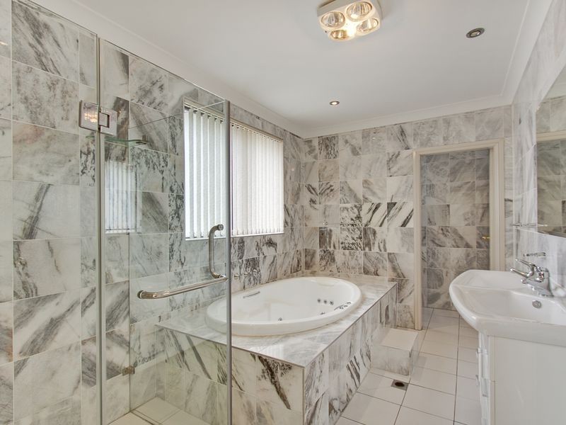 13 Pipersbrook Crescent, Bella Vista NSW 2153