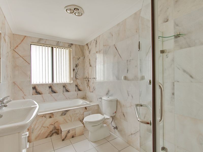 13 Pipersbrook Crescent, Bella Vista NSW 2153