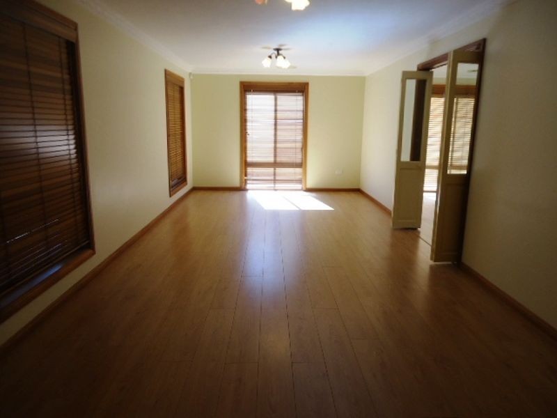 63 Crestview Ave, Kellyville NSW 2155