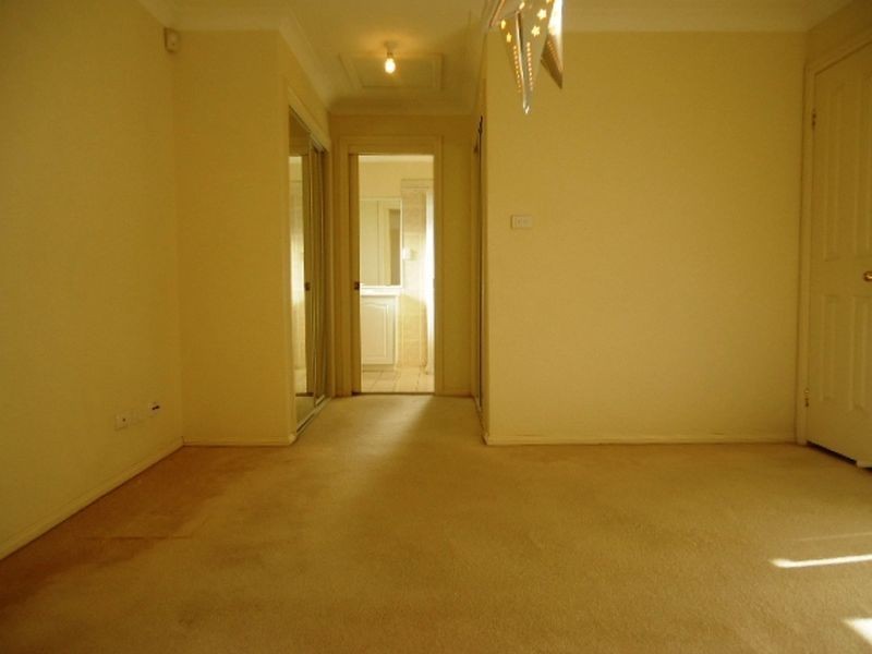 8 Falkirk Court, Kellyville NSW 2155