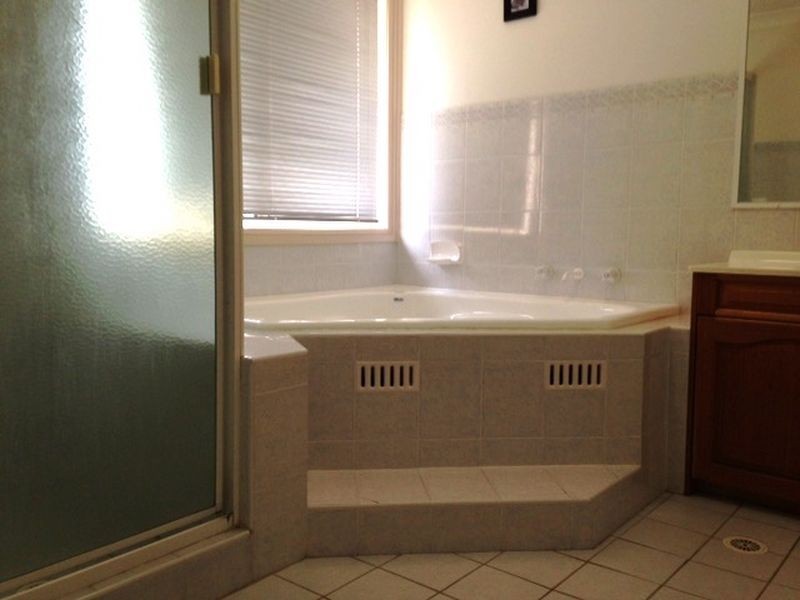 19 Arabella Pl, Bella Vista NSW 2153