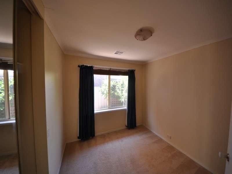 17 HANBURY COURT, Oakden SA 5086