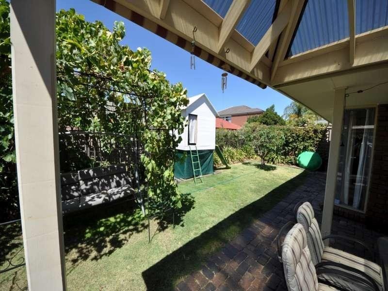 17 HANBURY COURT, Oakden SA 5086