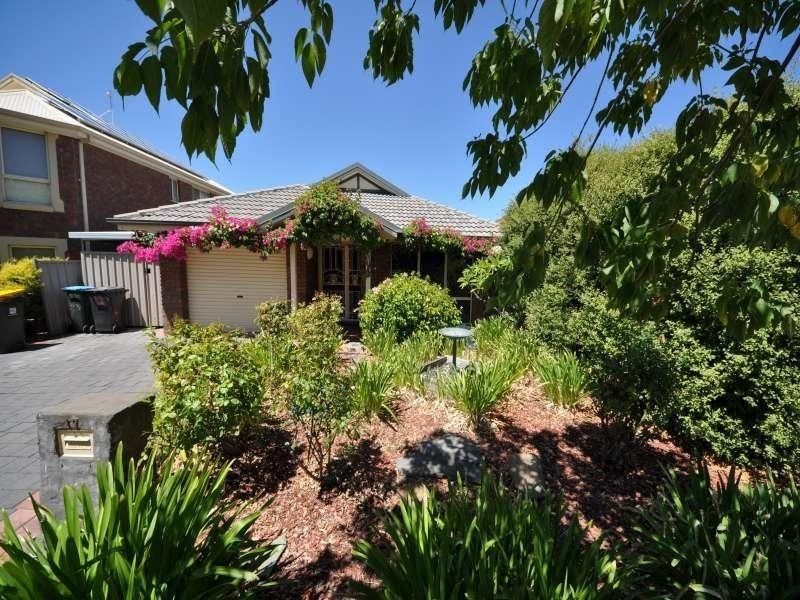 17 HANBURY COURT, Oakden SA 5086