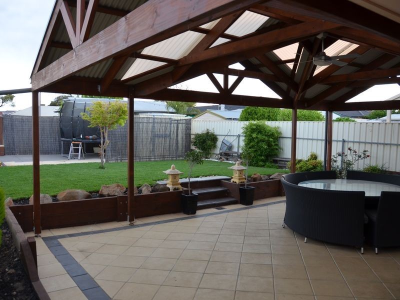 8 LLEWEN STREET, Hillcrest SA 5086