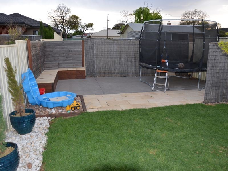 8 LLEWEN STREET, Hillcrest SA 5086