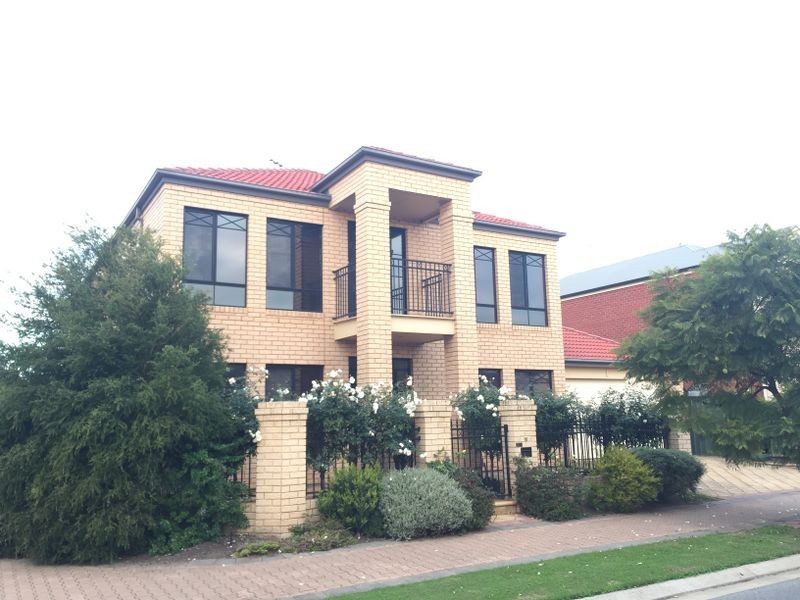 16 Parkview Drive, Mawson Lakes SA 5095