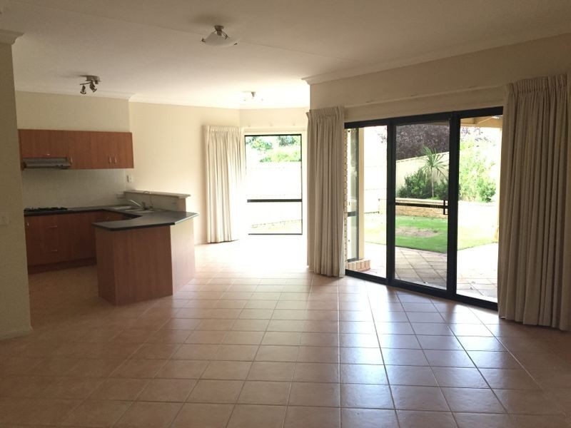 16 Parkview Drive, Mawson Lakes SA 5095