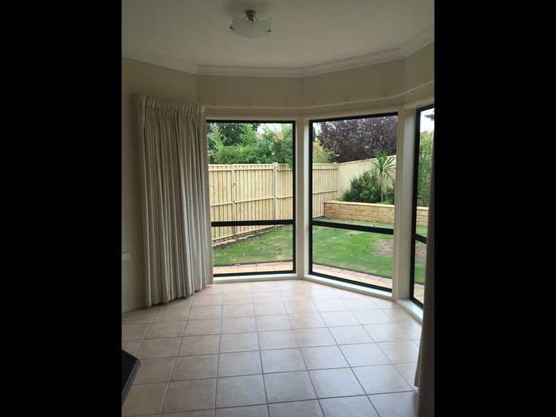 16 Parkview Drive, Mawson Lakes SA 5095