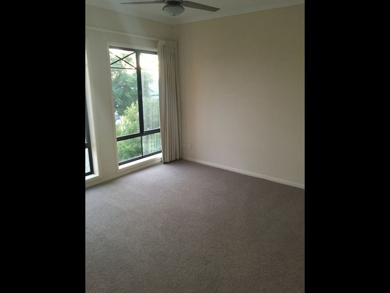 16 Parkview Drive, Mawson Lakes SA 5095