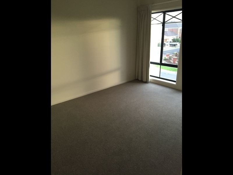 16 Parkview Drive, Mawson Lakes SA 5095