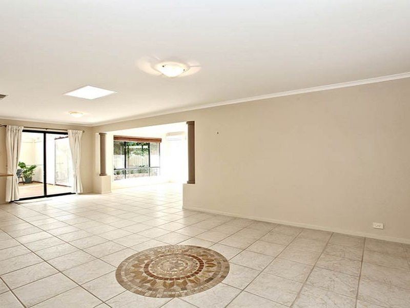 4 Stonewall Place, Greenwith SA 5125