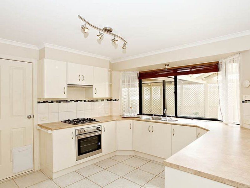 4 Stonewall Place, Greenwith SA 5125