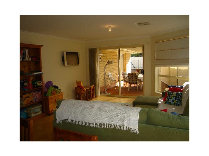 4 Chaplin Avenue, Hillcrest SA 5086