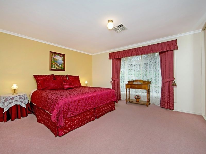 1 Amadeus Court, Greenwith SA 5125