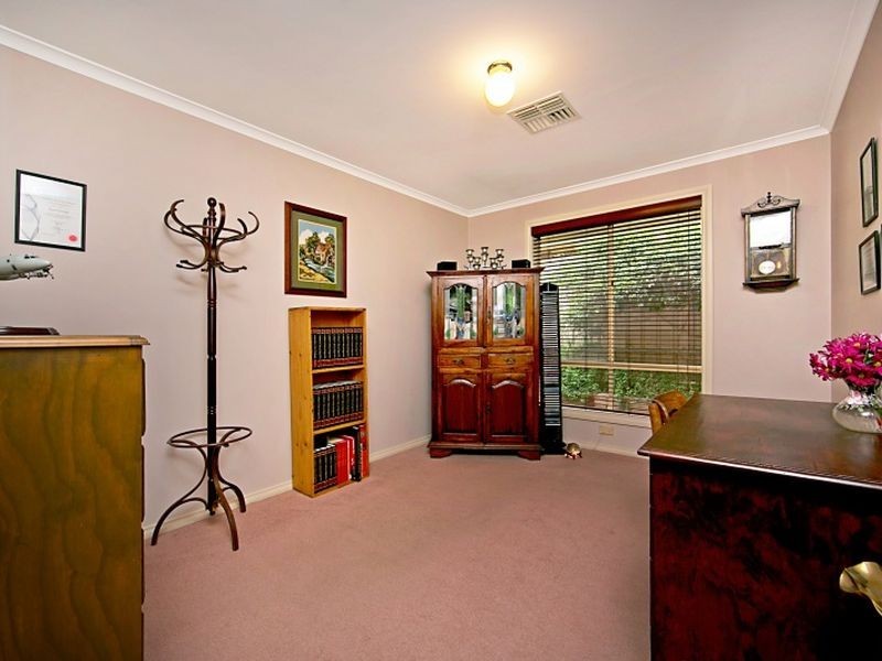 1 Amadeus Court, Greenwith SA 5125