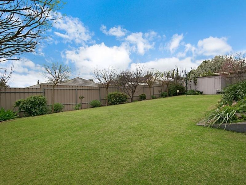 1 Amadeus Court, Greenwith SA 5125