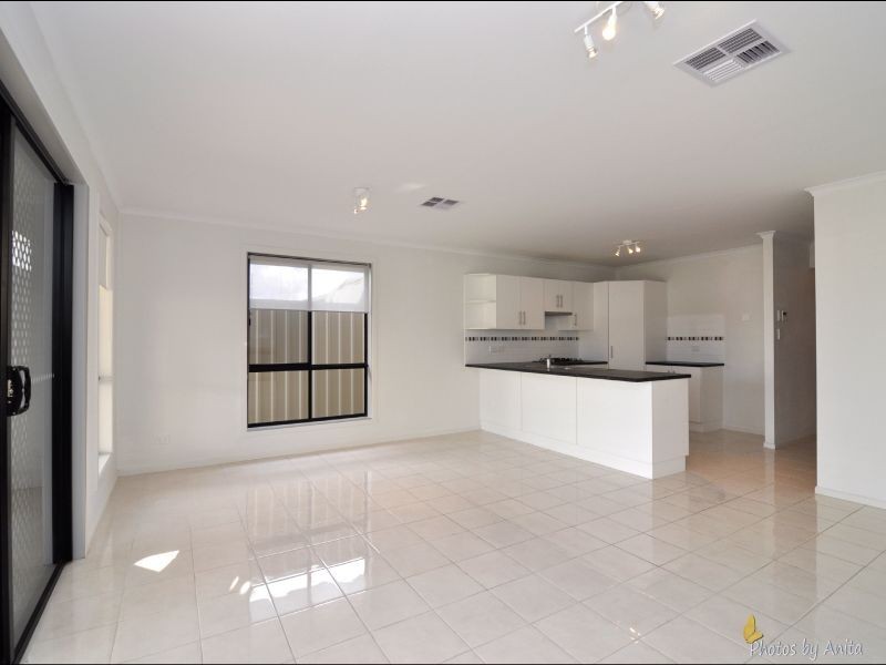 23 Hillsea Avenue, Clearview SA 5085