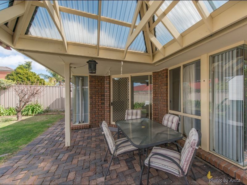 17 Hanbury Court, Oakden SA 5086