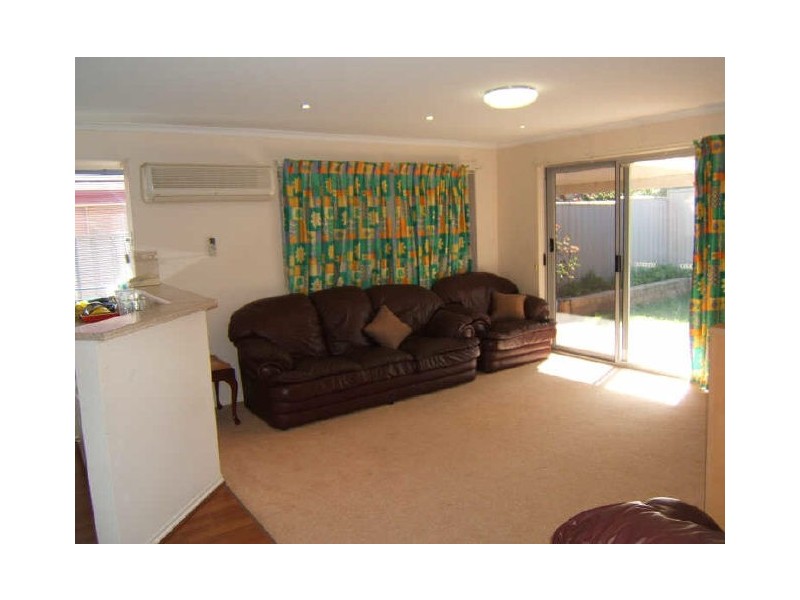 27 Dovecote Street, Oakden SA 5086