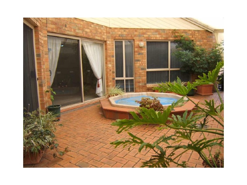 26 Saltram Parade, Oakden SA 5086