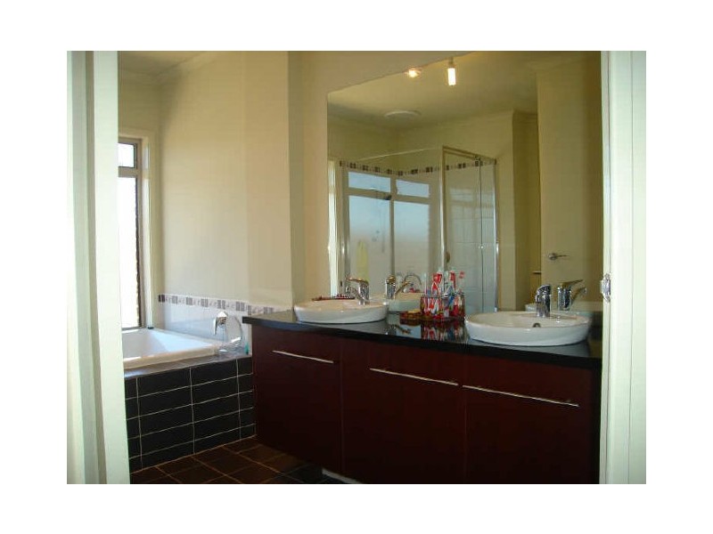 36 Kopoola Crescent, Gilles Plains SA 5086