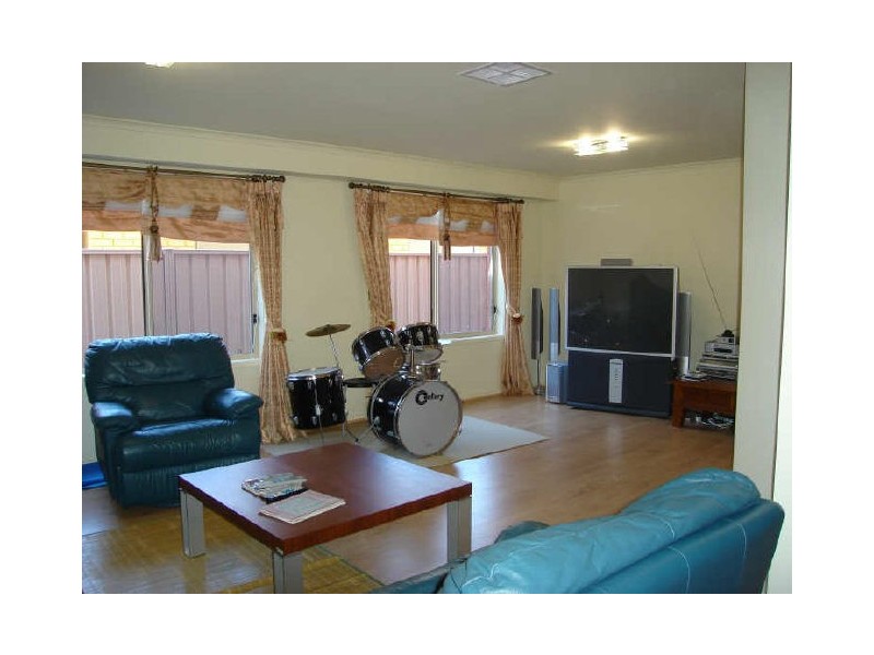 36 Kopoola Crescent, Gilles Plains SA 5086