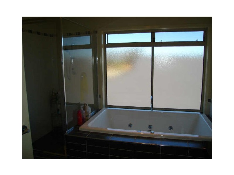 36 Kopoola Crescent, Gilles Plains SA 5086