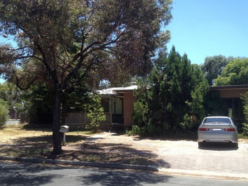 2 Swanson Avenue, Gilles Plains SA 5086