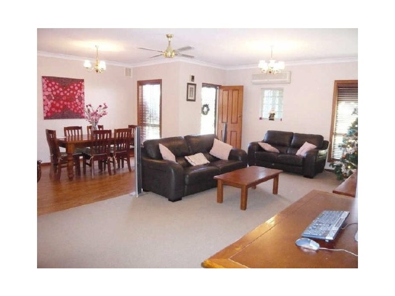 6 Lyle Street, Para Vista SA 5093