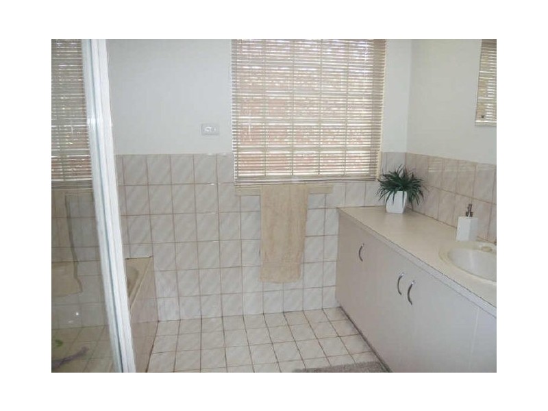 6 Lyle Street, Para Vista SA 5093