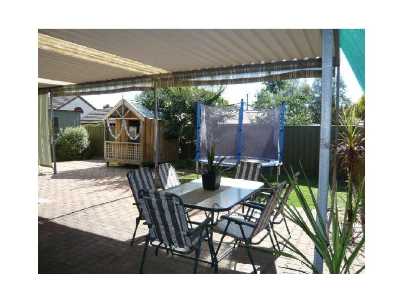 6 Lyle Street, Para Vista SA 5093