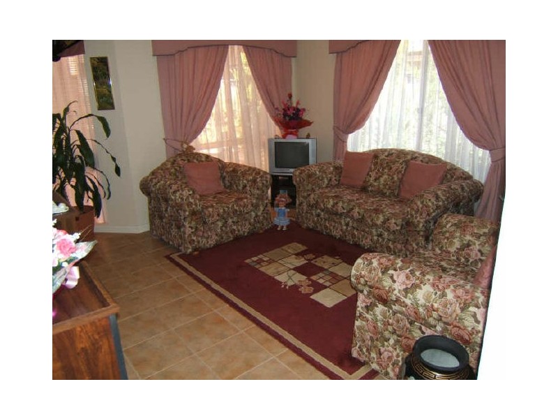 32 Regent Gardens Drive, Oakden SA 5086