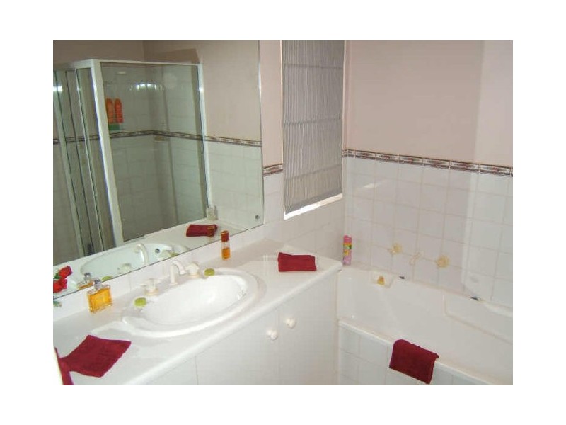 32 Regent Gardens Drive, Oakden SA 5086