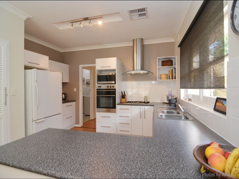 156 Brougham Drive, Valley View SA 5093