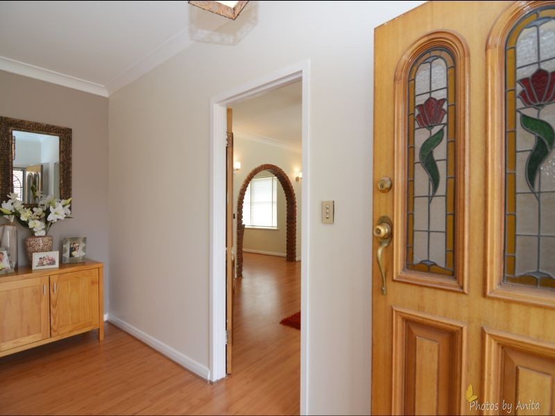 156 Brougham Drive, Valley View SA 5093