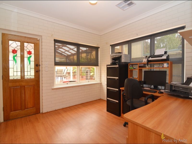 156 Brougham Drive, Valley View SA 5093