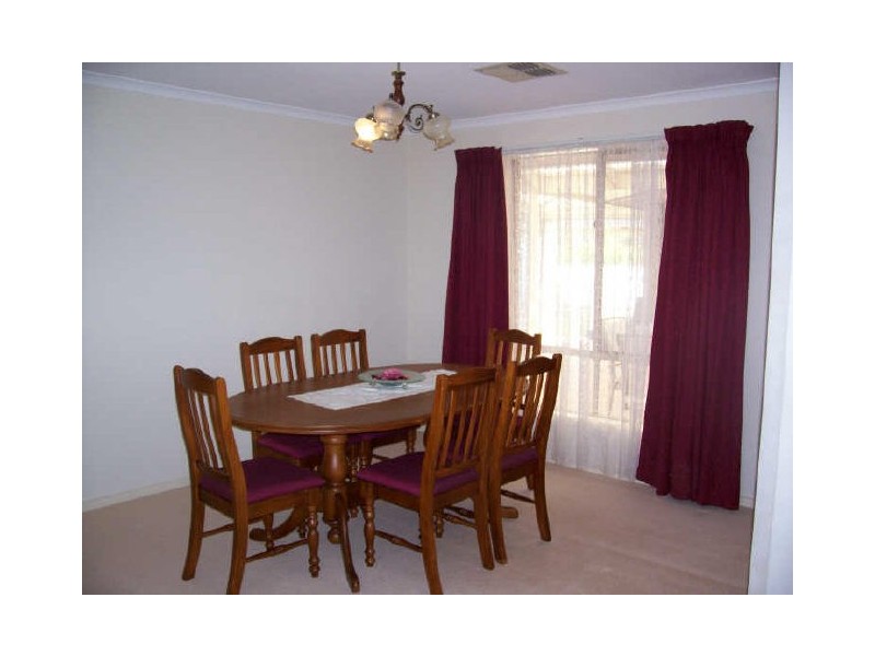 32 Saddle Crescent, Walkley Heights SA 5098