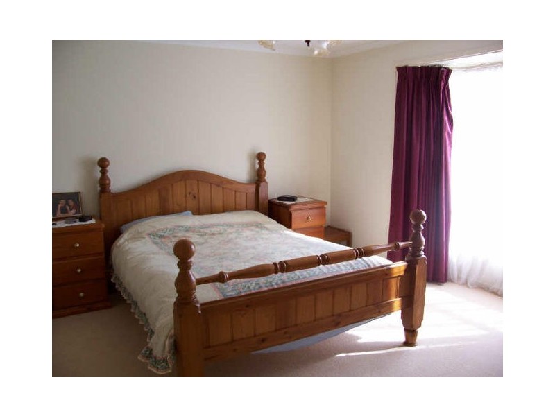 32 Saddle Crescent, Walkley Heights SA 5098