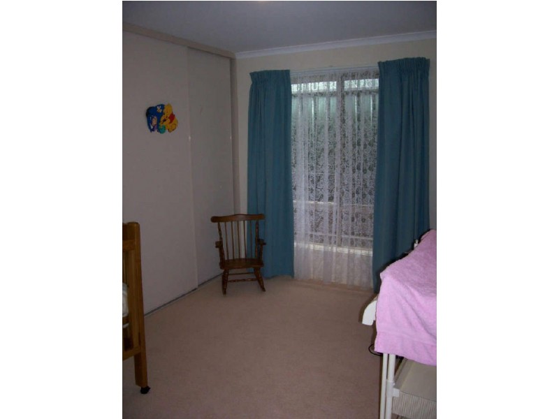 32 Saddle Crescent, Walkley Heights SA 5098