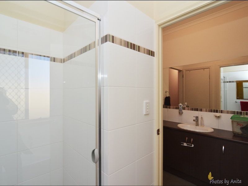 1 VICAR STREET, Gilles Plains SA 5086