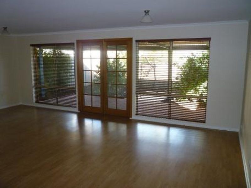 14 Dovecote Street, Oakden SA 5086