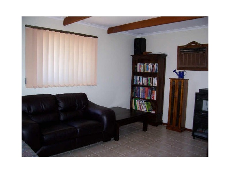 2 Nepal Road, Valley View SA 5093