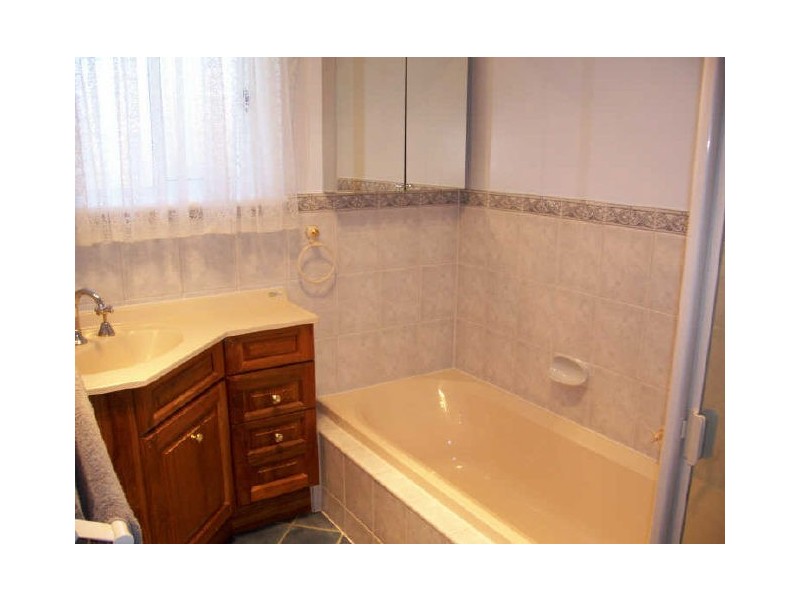 2 Nepal Road, Valley View SA 5093