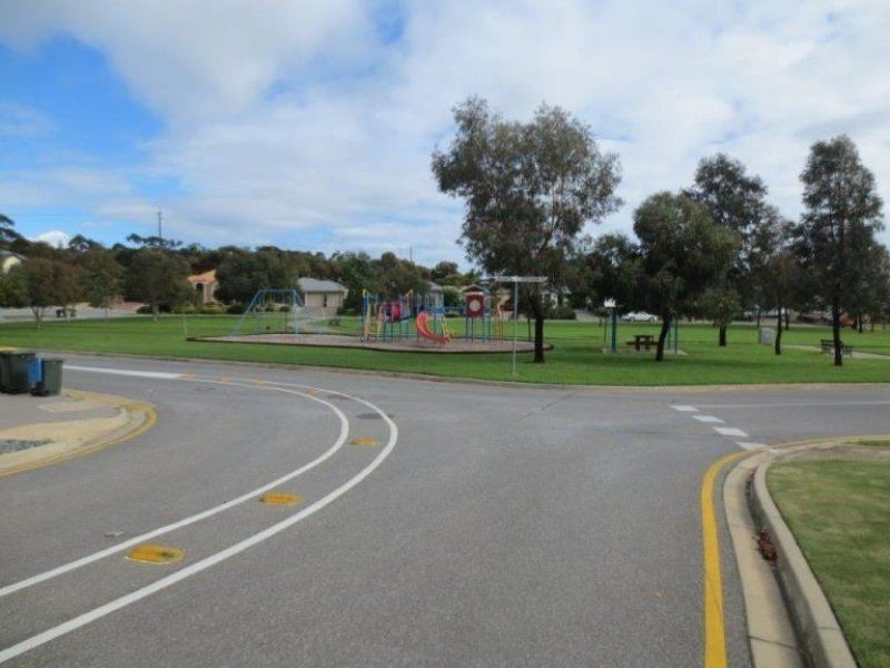 2 Sunset Circuit, Walkley Heights SA 5098
