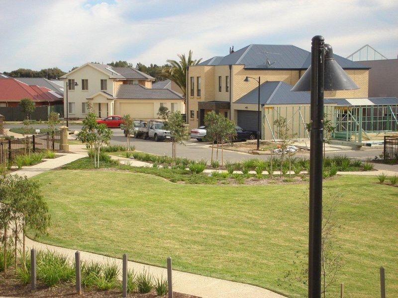 43 Macmillan Avenue, Mawson Lakes SA 5095