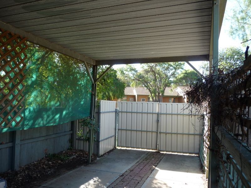 16 THORNTON WAY, Para Hills West SA 5096